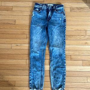 Abercrombie & Fitch Mom Jeans